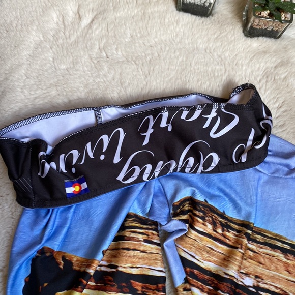 Mellivora “Fearless" leggings medium Red Rocks Colorado - Picture 5 of 11